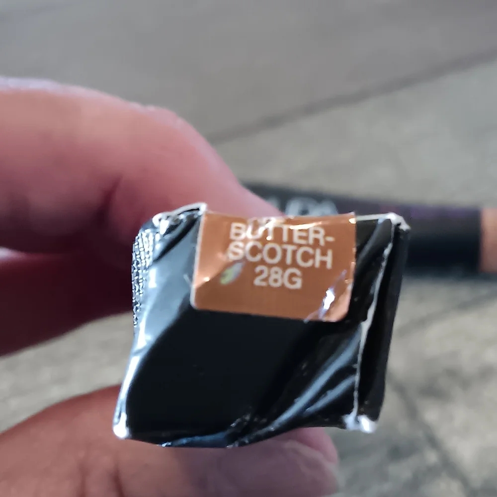 NEW HUDA beauty concealers Butterscotch